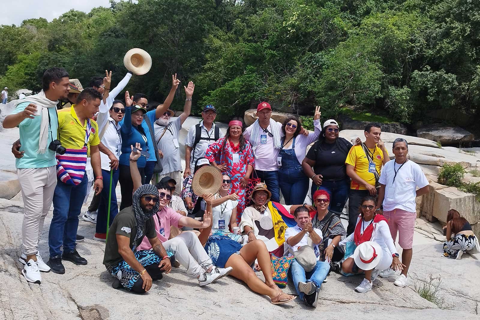 tuirtas de vallenatour en el rio la mina