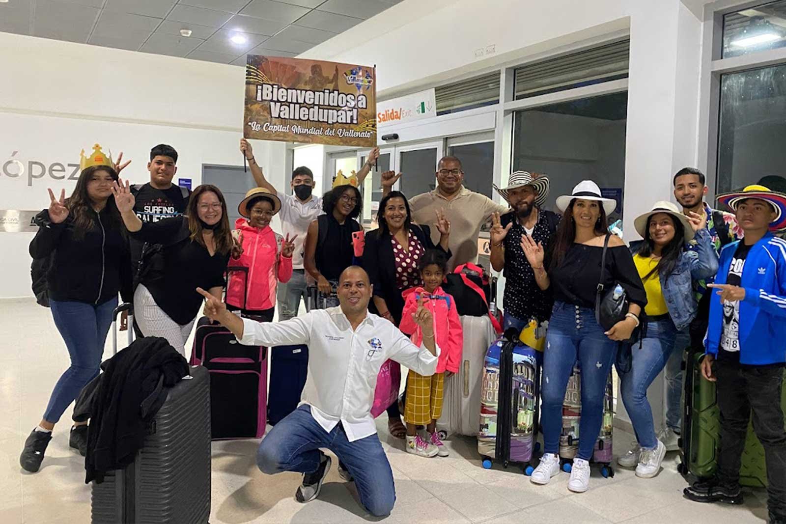 agencia vallenatour recibiendo turistas en el aeropuerto