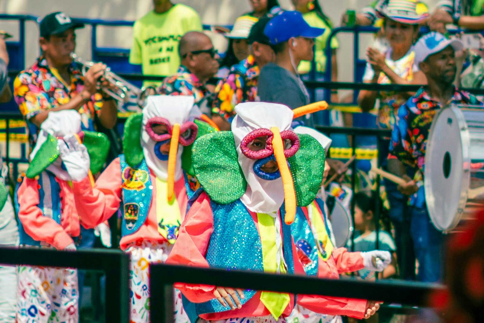 desfile en el festival de barranquilla festival en colombia